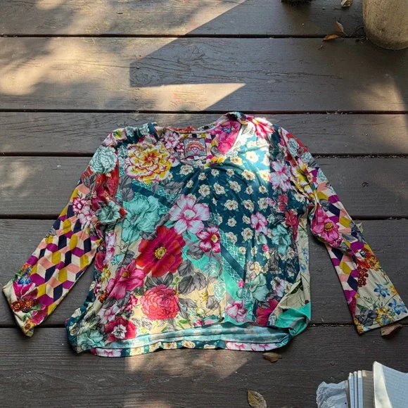 Johnny Was Multicolor Floral Long Sleeve Top - Picture 1 of 1